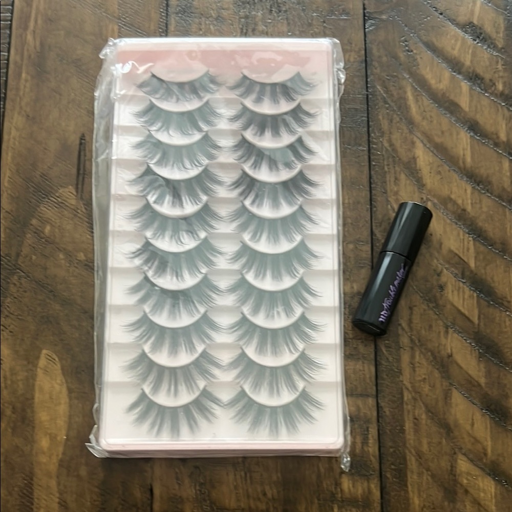 False Eyelash Set w/ Urban Decay Troublemaker Mascara (0.08oz)